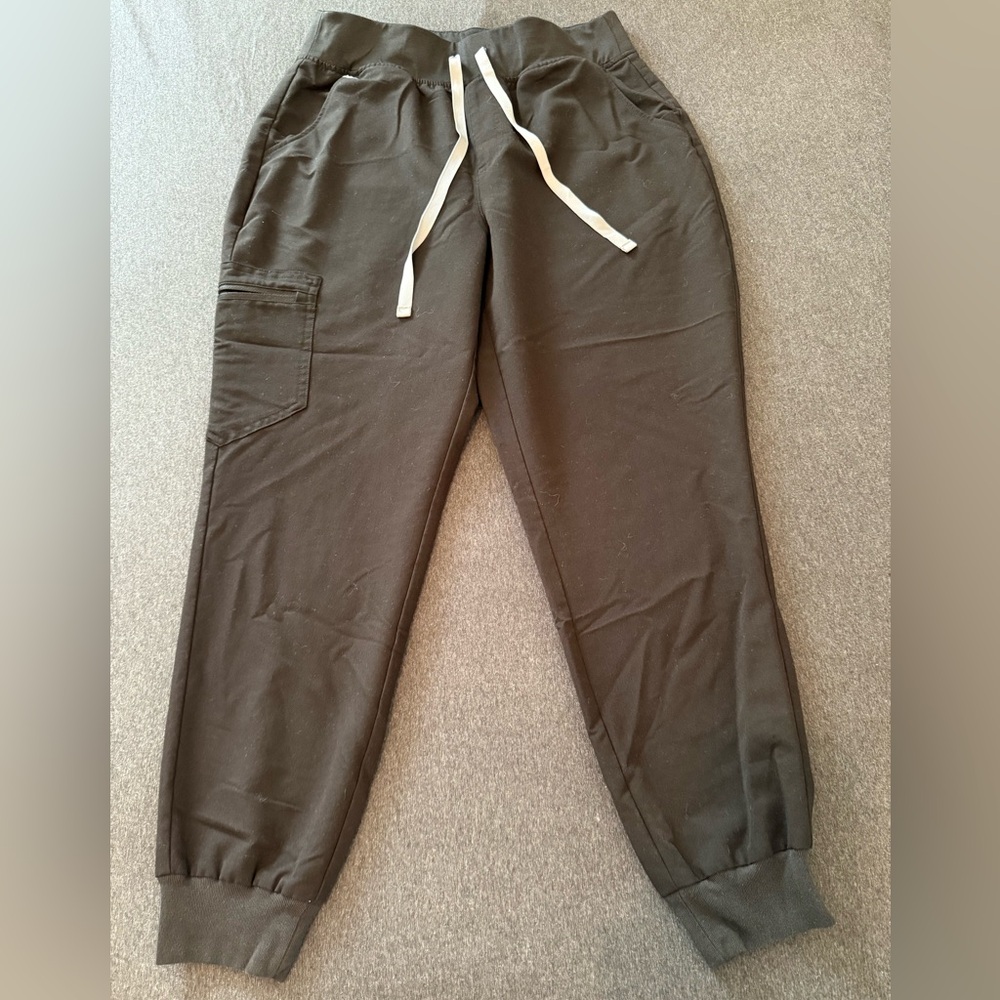 FIGS Black Women’s Scrub Joggers M